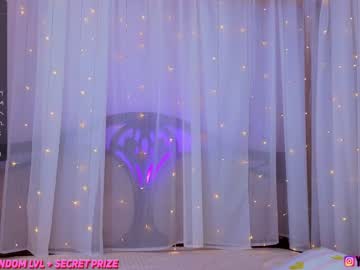 girl
        lana_lee_ cam image #1687497
