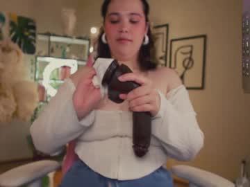 girl
        chery_lady22 cam image #3088672