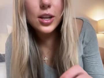 girl
        lovelyyylivyyy cam image #3414267