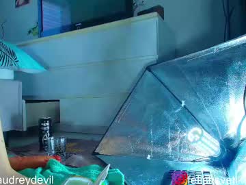 girl
        audreydevil cam image #4273021