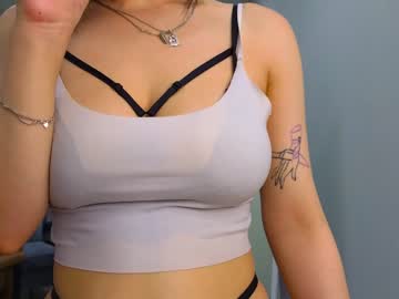 couple
        amy_blush_ cam image #1265538