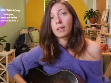girl
        artemisfit cam image #1800057