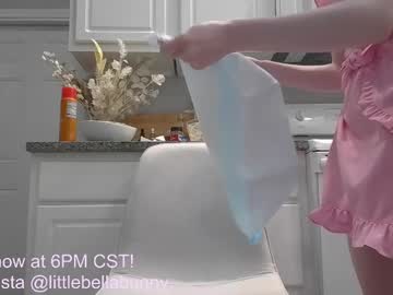 girl
        little_bella_bunny cam image #3322347