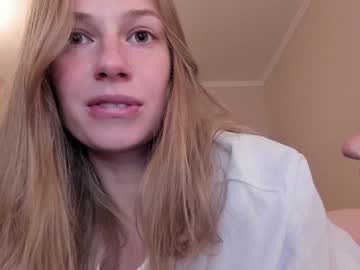 girl
        magic_couple13 cam image #3803421