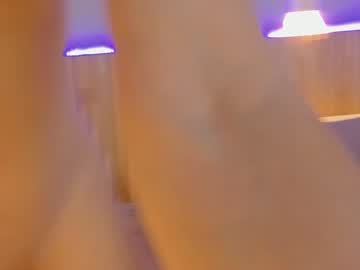 girl
        little_effy18 cam image #2163801