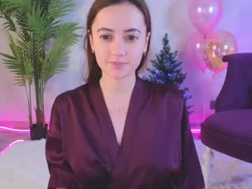 girl
        angelina_new cam image #2102927