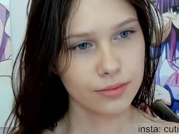 girl
        avrora_deis cam image #2377081