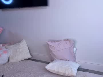 girl
        canikissyou_ cam image #4625945