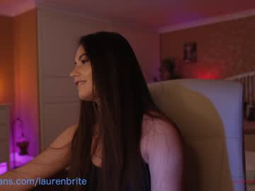 girl
        laurenbrite cam image #45854
