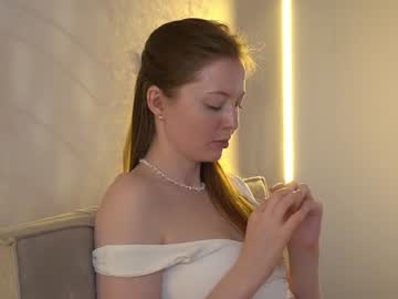 girl
        mona_elisa cam image #4632065