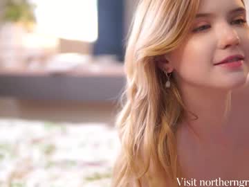 girl
        northern_gracia cam image #4469376