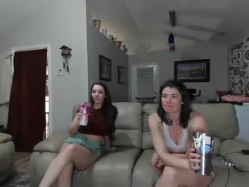 couple
        fit_threesome cam image #545945