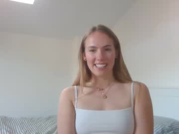 girl
        ivyyy1995 cam image #4422542