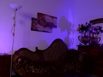 girl
        jessiccaburns cam image #1268227