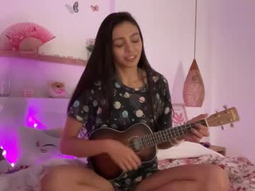 girl
        keirasworld cam image #4544587