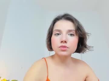 girl
        stellawells cam image #2049553