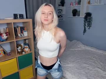girl
        vanilla_1ips cam image #4026313