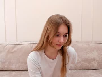 girl
        hi_hru_bb cam image #2401680