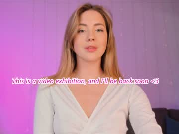 girl
        emmi_rosee cam image #2769522
