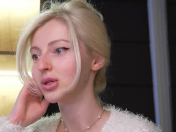 girl
        yournaughtymiss cam image #2551731