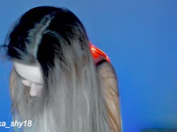 girl
        emmika_ cam image #447241