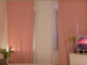 girl
        emmi_rosee cam image #2812288