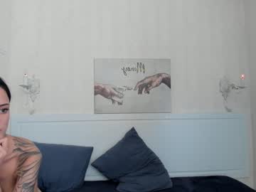 couple
        meowluv cam image #1150205