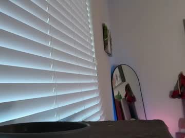 couple
        ari_lovexo cam image #1718041