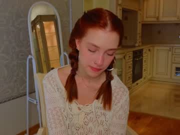 girl
        shirleywhitney cam image #2425056