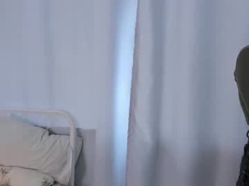 girl
        merylbossom cam image #4550074