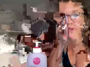 girl
        kyliecarterxo cam image #3337662
