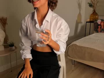 girl
        lenaelisabeth cam image #1799050