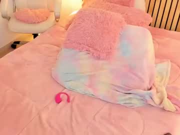 girl
        little_effy18 cam image #1397280
