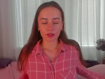 girl
        angelina_new cam image #1374455