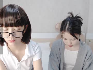 girl
        little_yena cam image #1866507