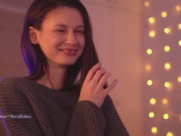 girl
        milanabaileys cam image #2143571