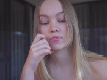 girl
        bibi_it_is cam image #1016111