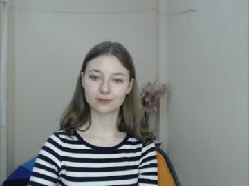 girl
        vivien_leight cam image #679771