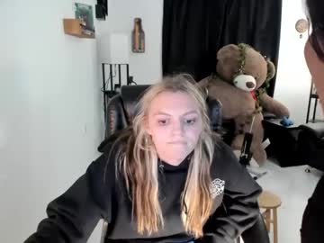 girl
        kountrybunny cam image #1661353