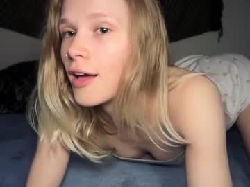 girl
        sweetgracee cam image #4491455