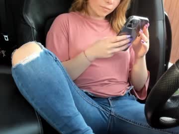 girl
        nyconik cam image #773237