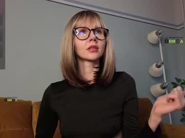 girl
        your_dream_alice cam image #4181248