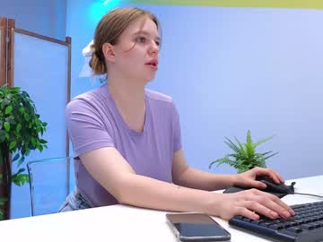girl
        lovlybambi cam image #3142510