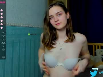 girl
        aliya_moon cam image #291129