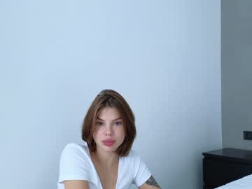 girl
        anibutler cam image #1778118