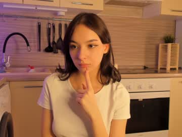 girl
        aimeerogers cam image #788600