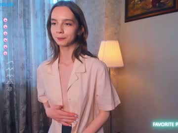 girl
        happiness_call cam image #1041560