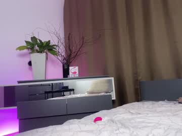 couple
        boombongo cam image #807925