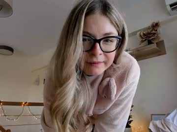 girl
        bestgirl_ofthe_neighborhood cam image #451645