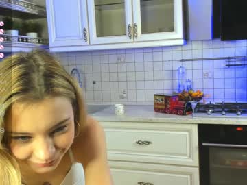 girl
        roseholloway cam image #2025698